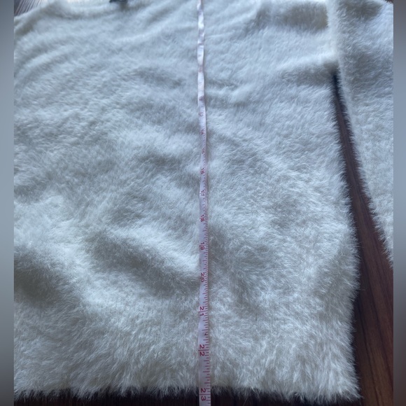 Express Ivory Cozy Fuzzy Crew Neck Sweater Sz M - Picture 7 of 13